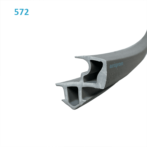 572